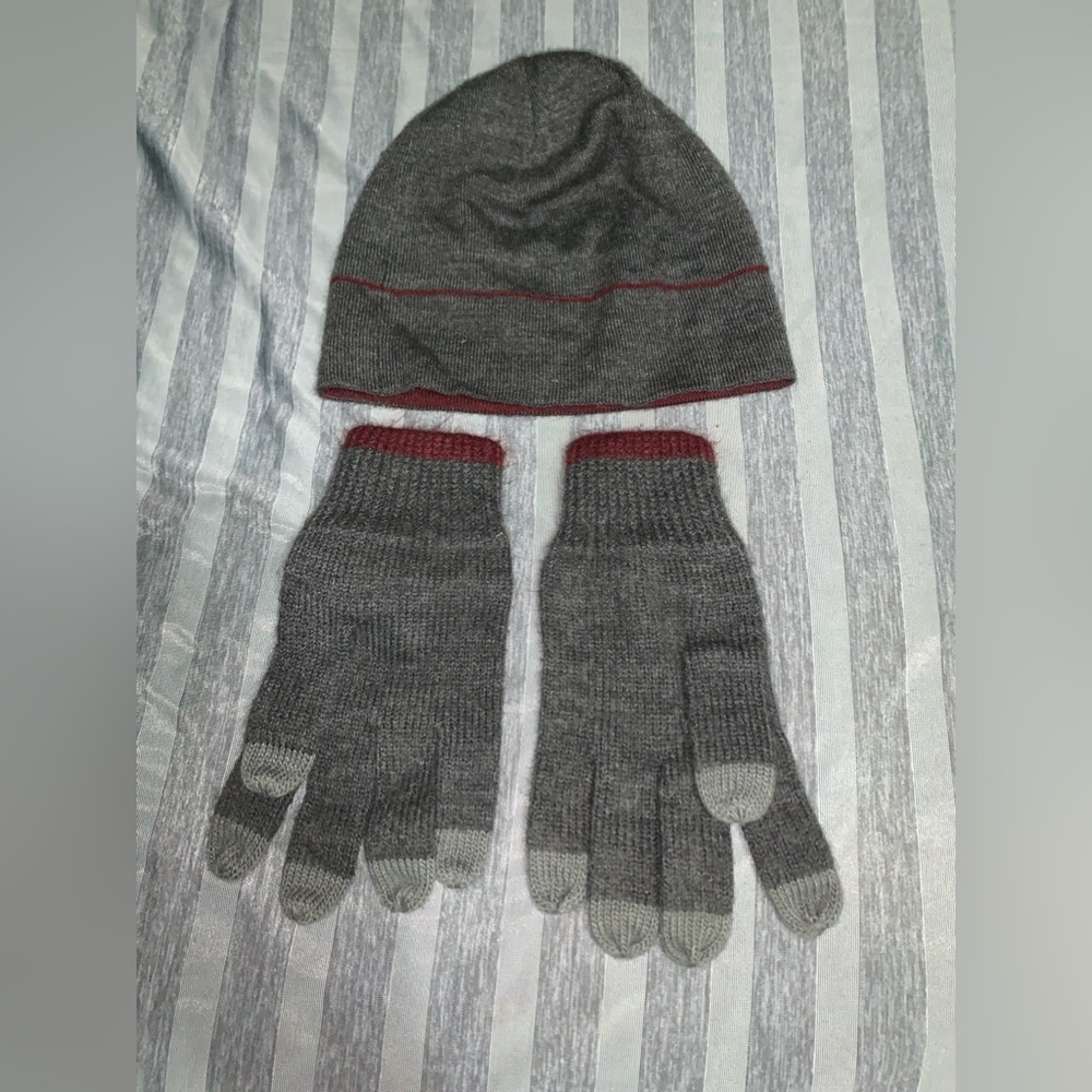 Nautica men’s beanie and glove set